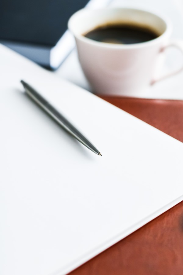 desk-pen-padfolio-coffe Business office desk